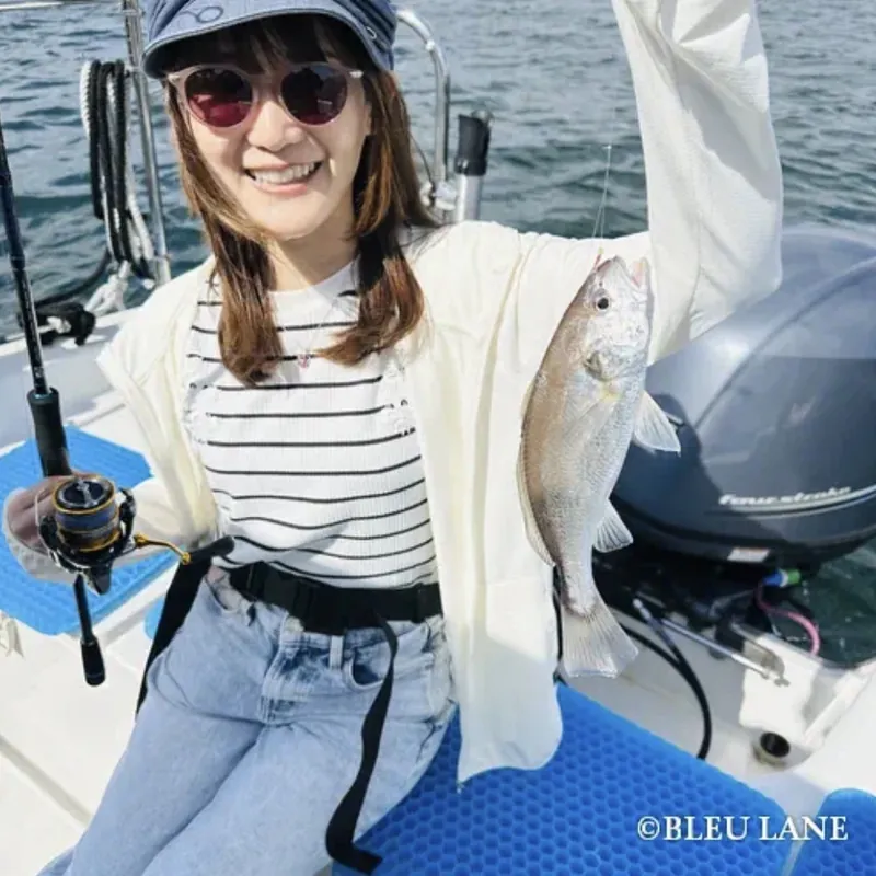 Guest enjoying fishing on Tokyo Bay